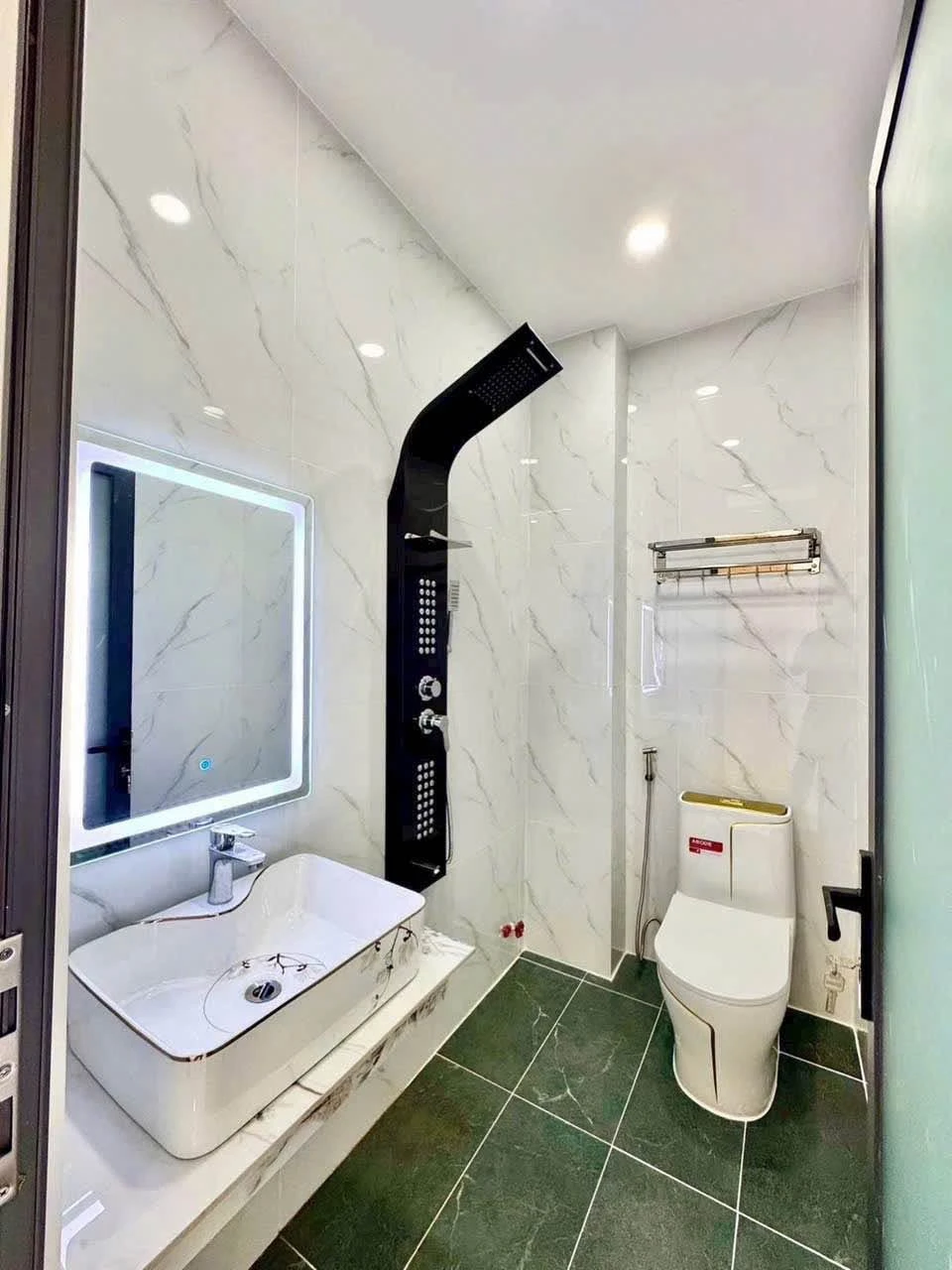 Bán nhà phố mới 1 trệt 1 lửng 3 lầu 56m2 hẻm Lâm Thị Hố, Quận 12 giá 5,99 tỷ - Ảnh 1