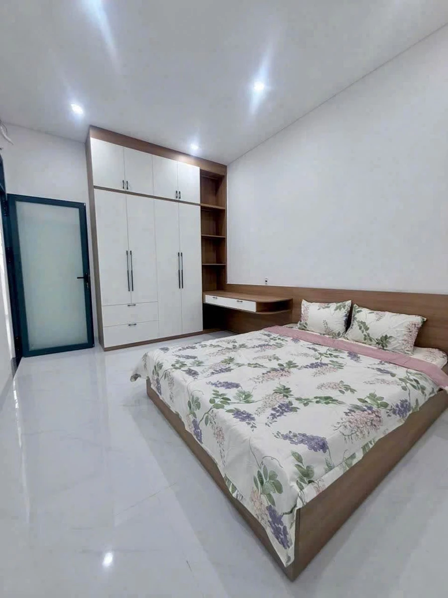 Bán nhà mặt tiền 105m2, 3 phòng ngủ, nội thất đầy đủ, Nguyễn Trường Tộ, Thủ Đức - Ảnh thu nhỏ 4