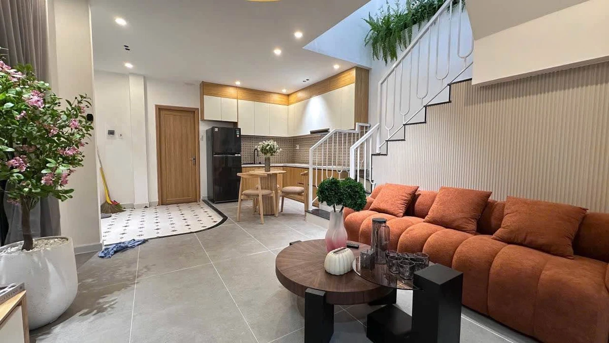 Bán nhà 2 tầng 50m² ngang 10m Hoàng Diệu Quận 1 - Ảnh thu nhỏ 3