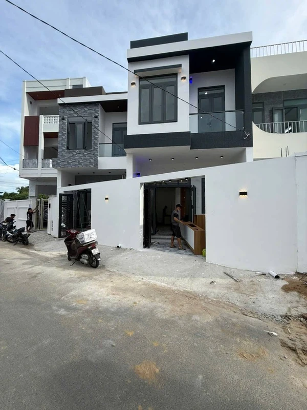 Bán nhà 2 tầng 57m2 Diên Khánh Khánh Hòa giá 2,25 tỷ