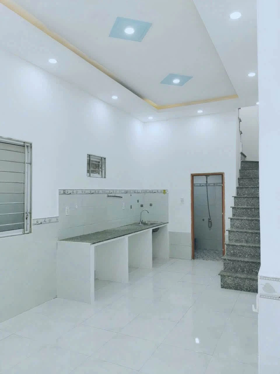 Bán nhà 1 trệt 1 lầu 2PN 50m2 Trấn Biên giá 1tỷ8 - Ảnh 1