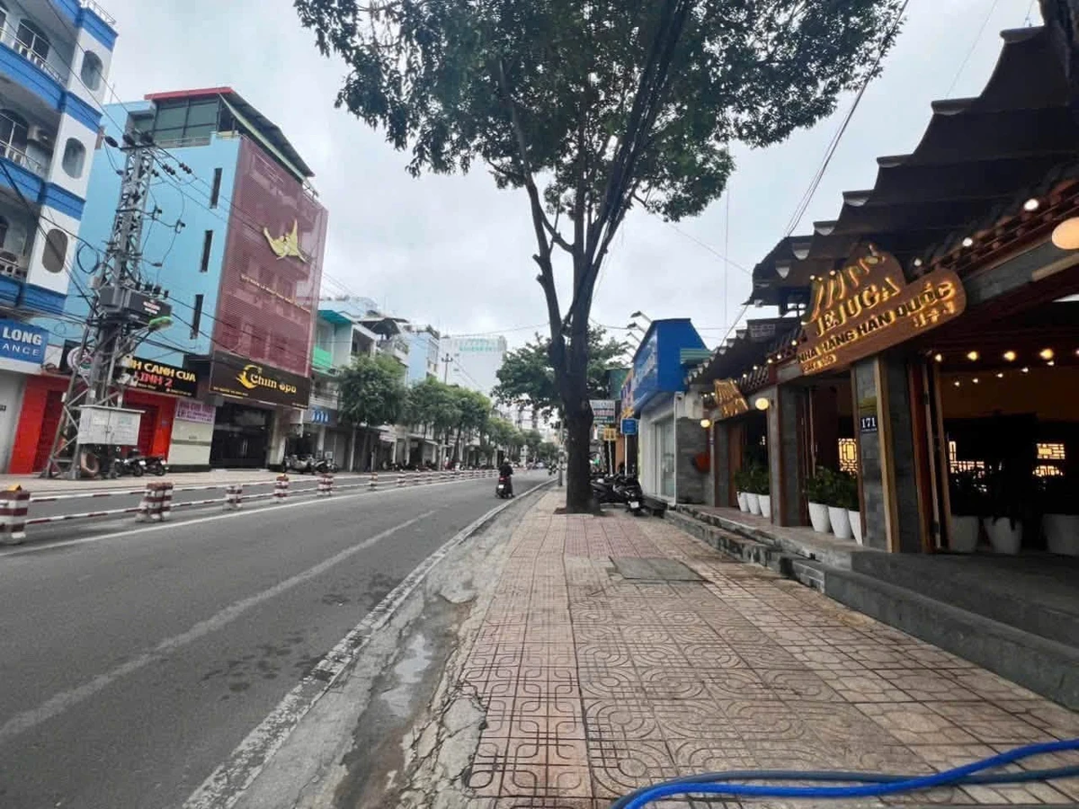Bán nhà mặt tiền Nguyễn Thị Minh Khai, Nha Trang, 189m², 36,5 tỷ - Ảnh 1