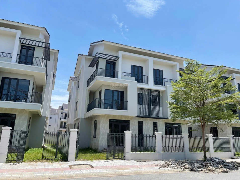 Bán BT tại Centa Riverside, 11,6 tỷ, 180m2, chính chủ, giá siêu hời - Ảnh thu nhỏ 2
