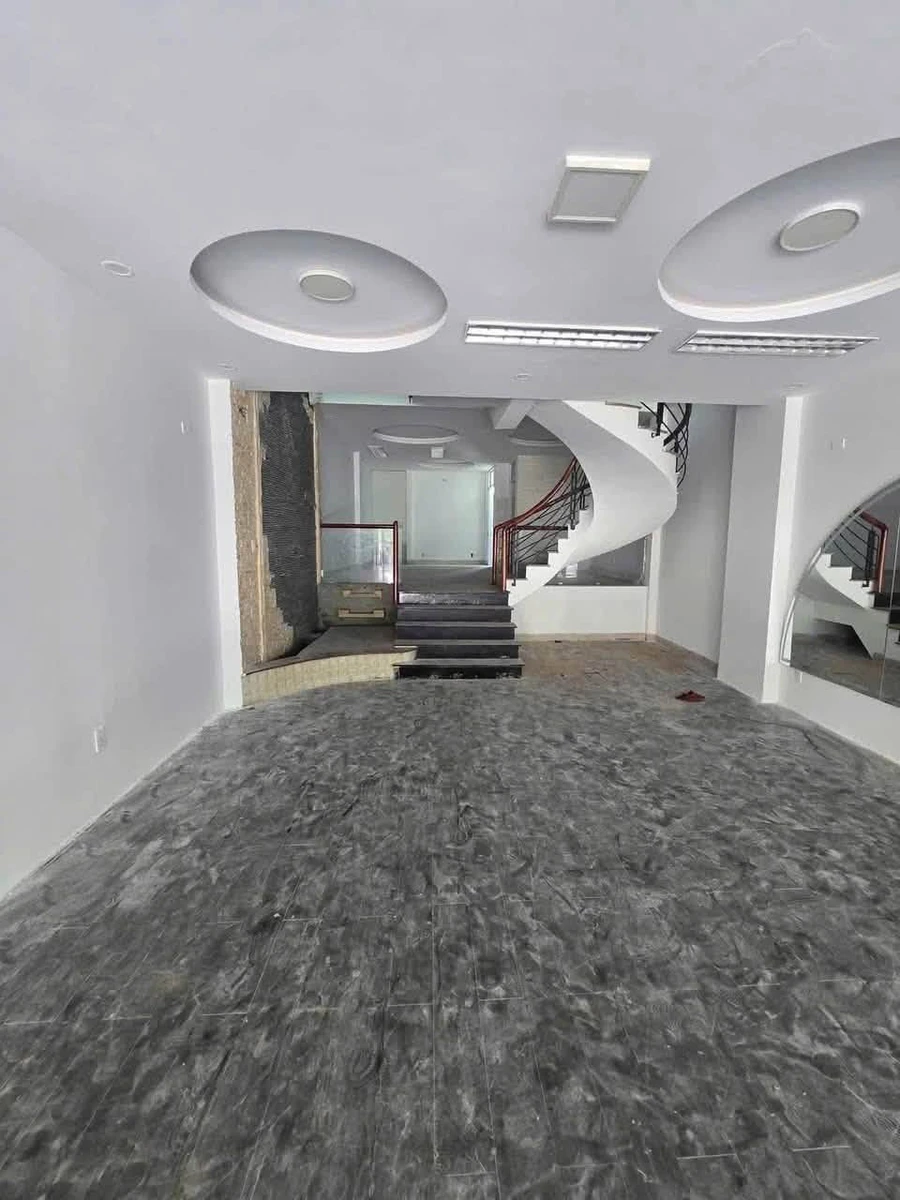 Cho thuê nhà mặt tiền Lý Thái Tổ Quy Nhơn 100m2 - Ảnh thu nhỏ 5