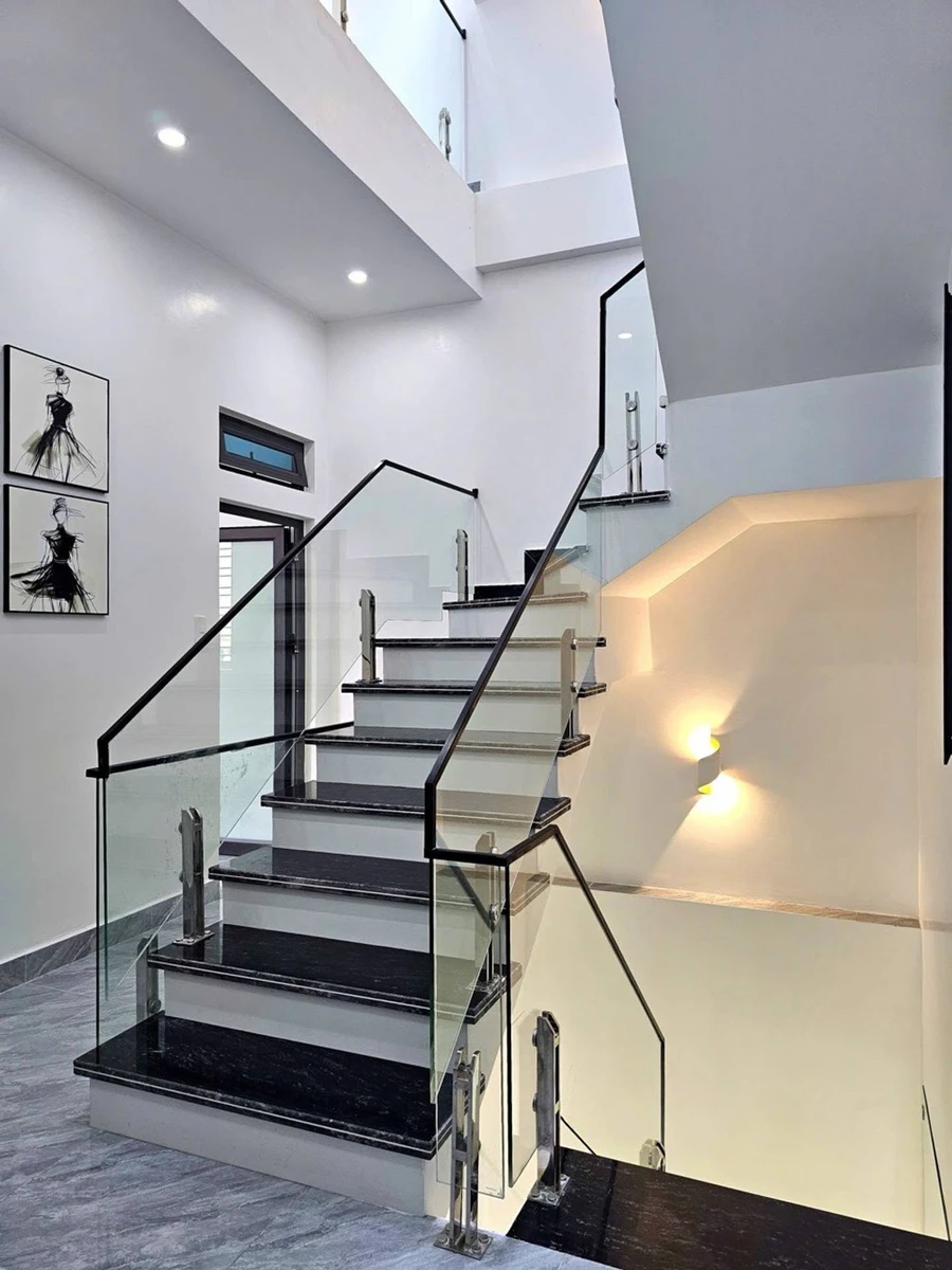 Bán nhà lô góc 4 tầng 50m², 4 phòng ngủ, tặng nội thất, ngõ 18 Lạch Tray, Hải Phòng - Ảnh thu nhỏ 3