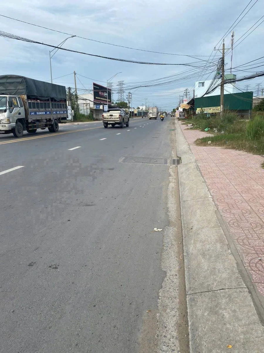 Bán gấp xưởng nhỏ 500m2 mặt tiền Tỉnh lộ 824, Đức Hòa, Long An, giá 9,5 tỷ - Ảnh thu nhỏ 3