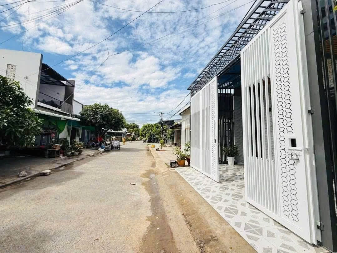 Bán nhà mặt tiền 100m2, 2PN Phan Văn Trường, Rạch Giá, An Giang, 1,99 tỷ - Ảnh 1