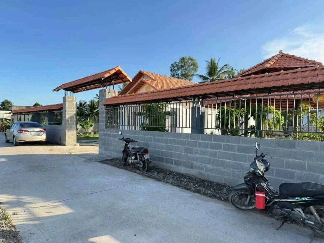 Nhà vườn 1000m2 giá 4 tỷ 2 Xã Phú Ngãi Trị - Ảnh 1