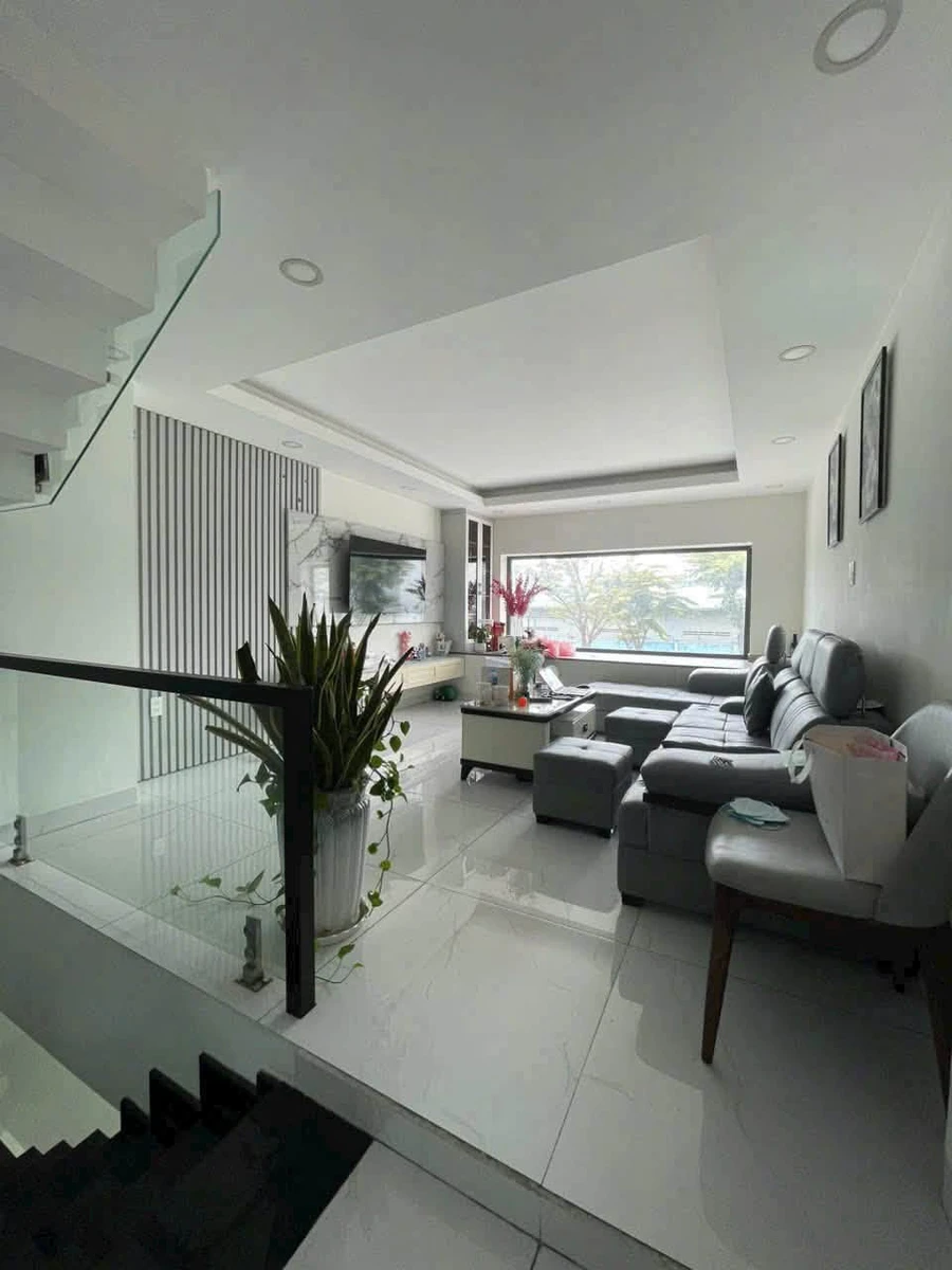 Nhà bán 4 phòng ngủ 228m² Quận 12 giá 7.6 tỷ - Ảnh thu nhỏ 2