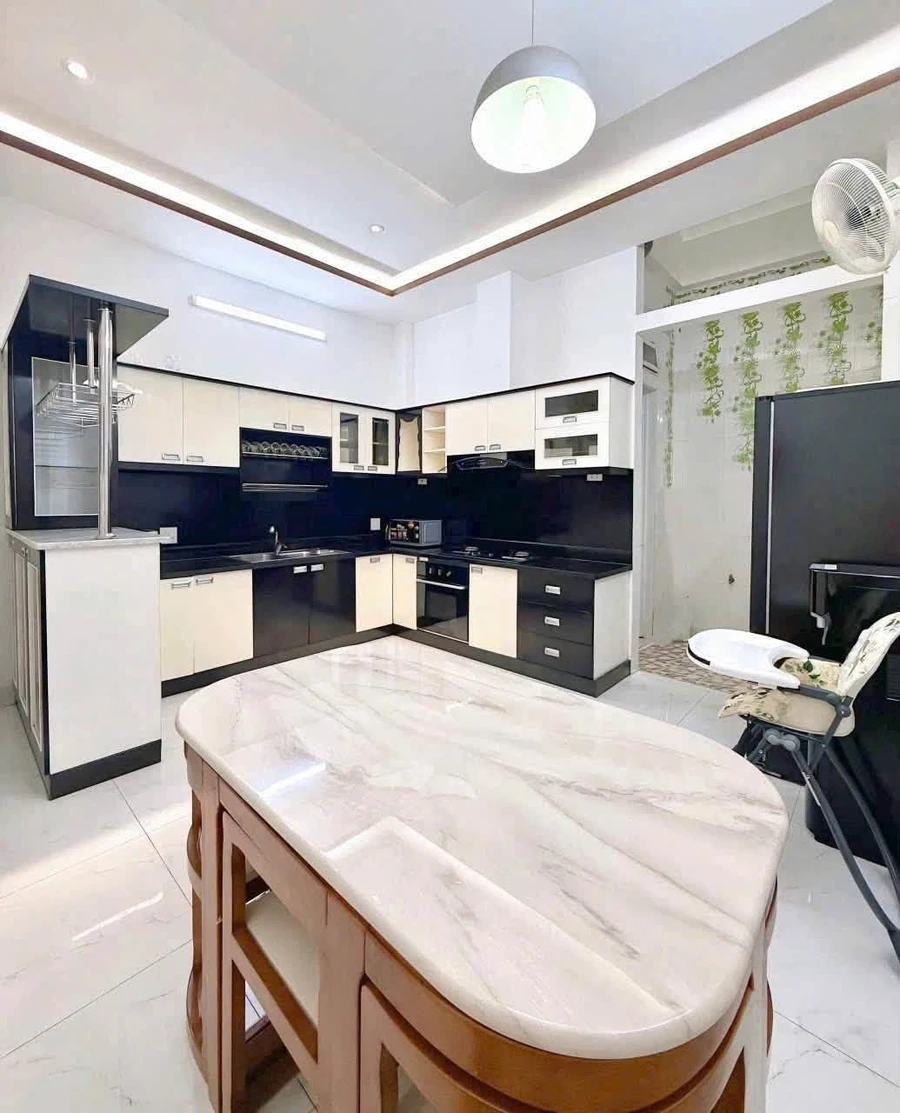 Bán nhà 4 tầng mặt tiền Nha Trang 91.6m² 30 tỷ - Ảnh thu nhỏ 4