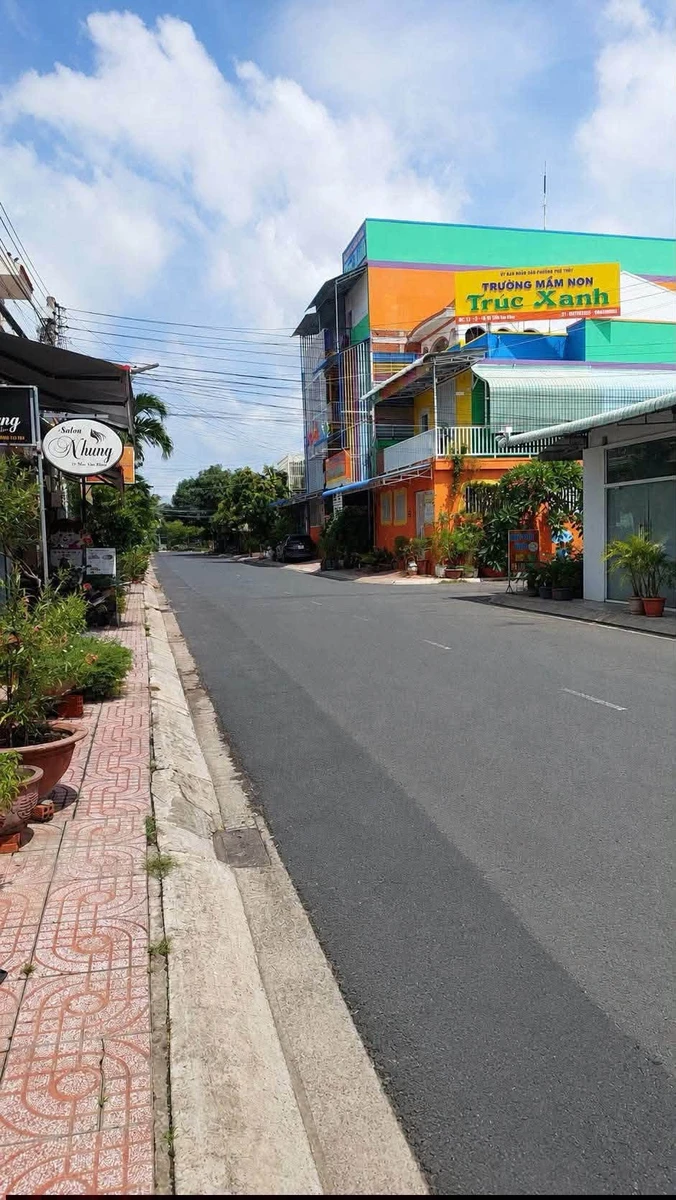 Bán nhà lầu mặt tiền Trần Văn Lương Phan Thiết, 100m², 3PN - Ảnh 1