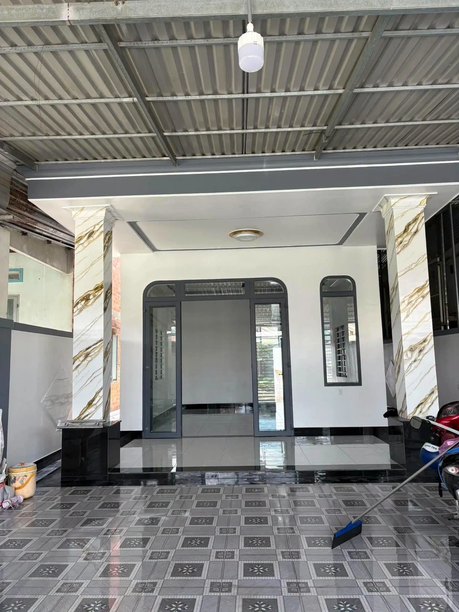 Bán nhà hẻm 3 phòng ngủ 196m² Tây Ninh 1.78 tỷ - Ảnh thu nhỏ 2
