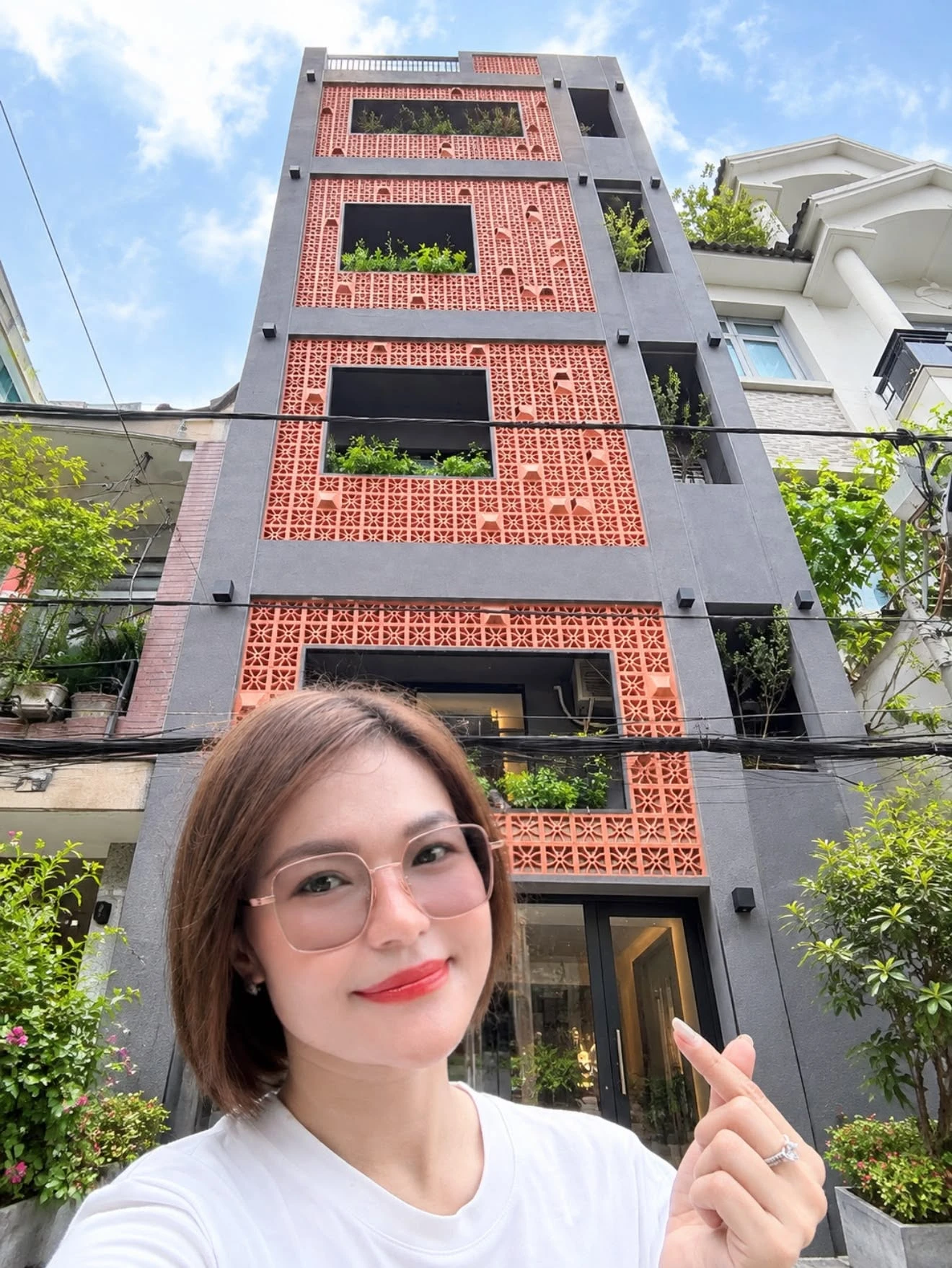 Bán tòa nhà CHDV 5 tầng 76m² thang máy, 10 căn, đường Nguyễn Trãi, Quận 1 - Ảnh 1