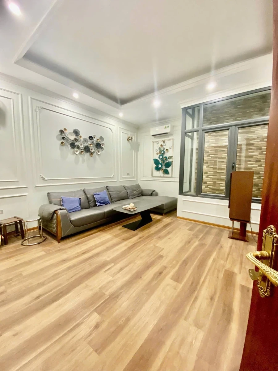 Bán nhà 4 tầng tân cổ điển 90m² đường Lý Nam Đế, Bình Chánh, giá 8,8 tỷ - Ảnh thu nhỏ 4