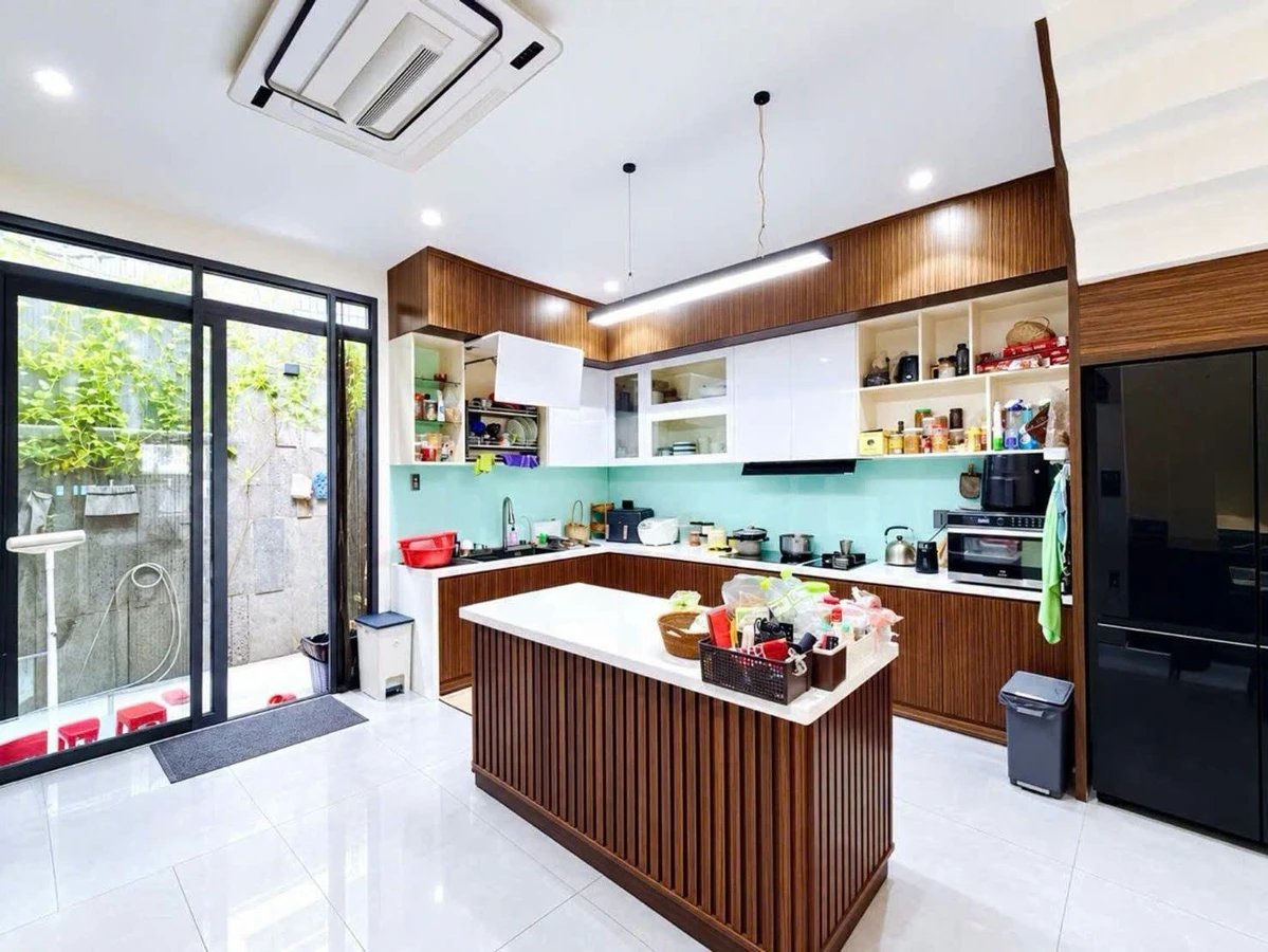 Bán nhà 4 tầng 82m2 Huỳnh Tấn Phát Quận 7, 8.8 tỷ - Ảnh thu nhỏ 3