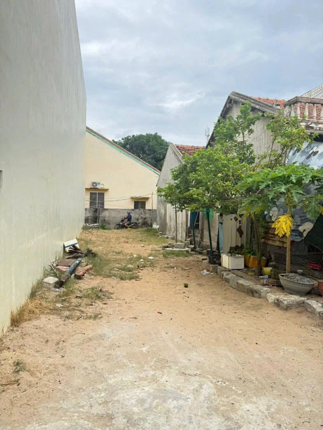 Bán lô đất 100m2 mặt tiền Đinh Tiên Hoàng, Phường Phú Yên - Ảnh 1