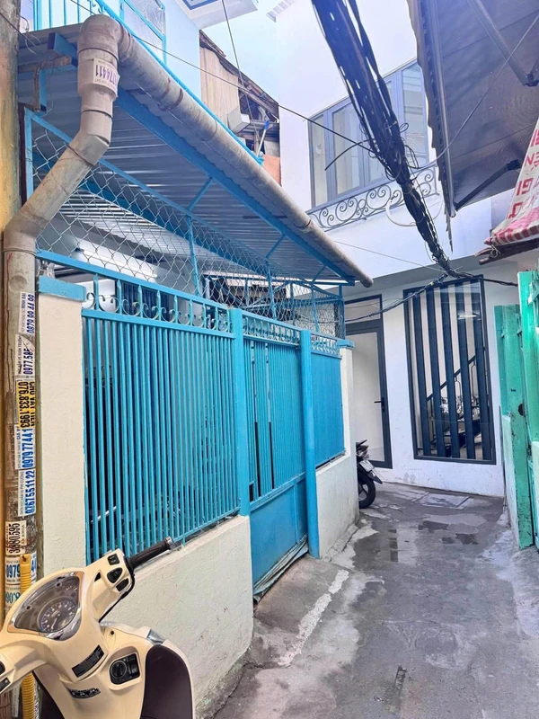 Bán nhà 3 tầng hẻm Hoàng Văn Thụ, trung tâm Nha Trang, 32,6m2, giá 3,29 tỷ