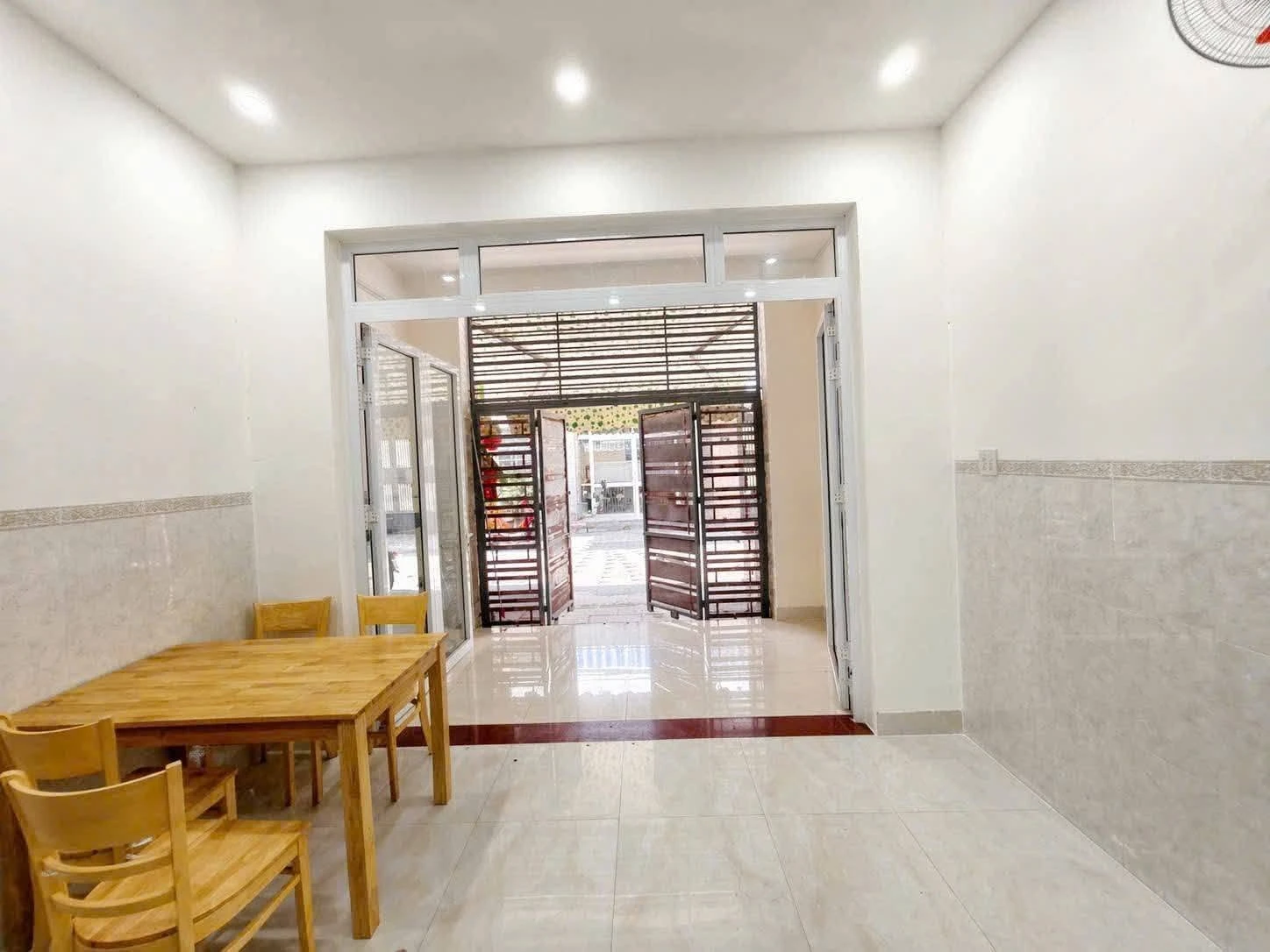 Bán nhà mặt tiền 2 tầng 44m² Nha Trang - Ảnh 1