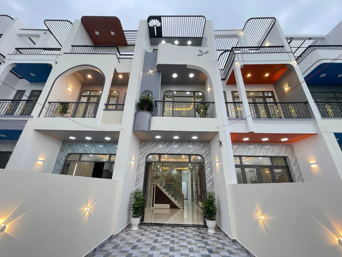 Bán nhà 2 lầu 4 phòng 92m² Phước Lý Tây Ninh 2.62 tỷ - Ảnh 1