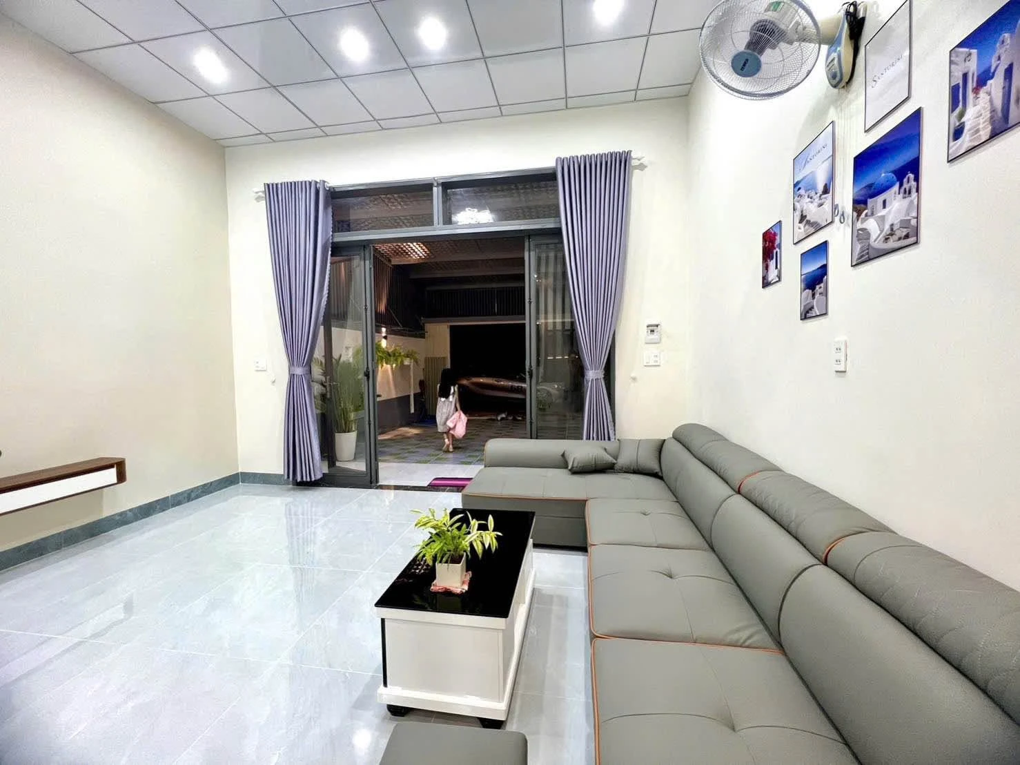 Bán nhà riêng 2 PN 50m2 2 tỷ 350 triệu Hóc Môn - Ảnh 1