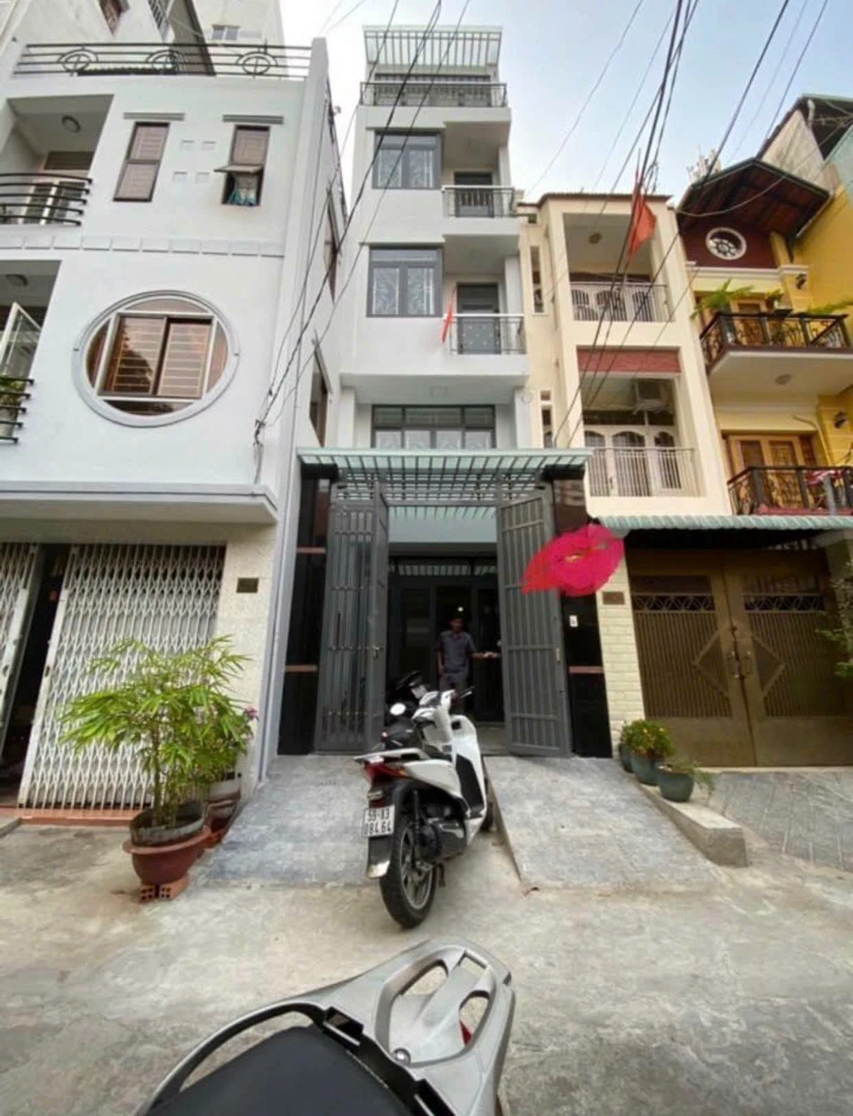 Bán nhà 5 tầng 140m² Quận 4, gần Quận 1, kinh doanh tốt - Ảnh 1