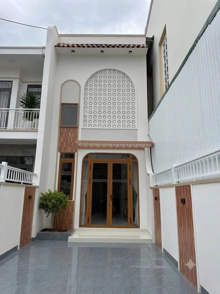 Bán nhà mặt tiền kinh doanh đường A2, Buôn Ma Thuột, 4x25m, 3 phòng ngủ, giá 4,9 tỷ - Ảnh thu nhỏ 2