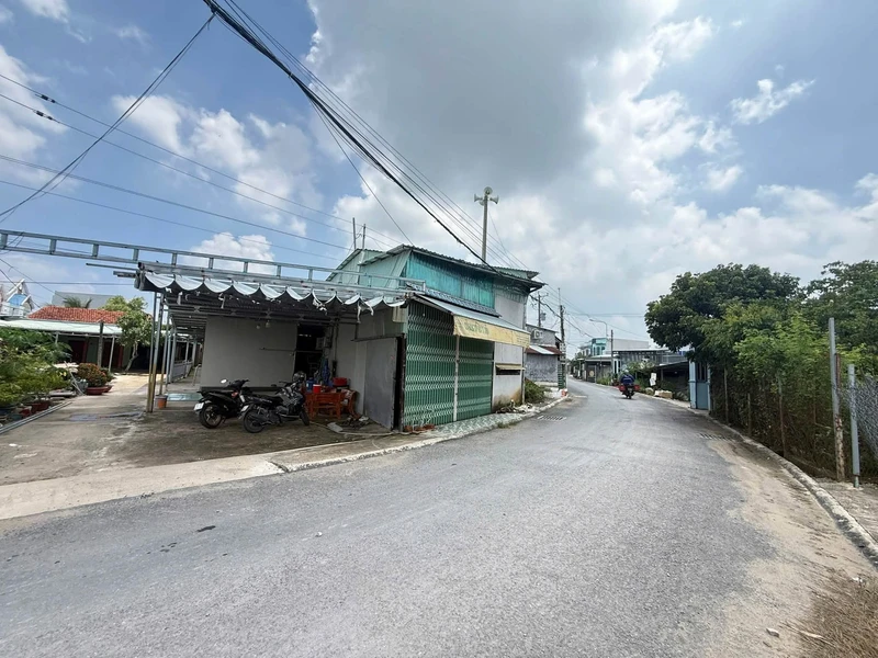 Bán nhà lầu và 5 căn trọ 500m2 tại Cần Giuộc