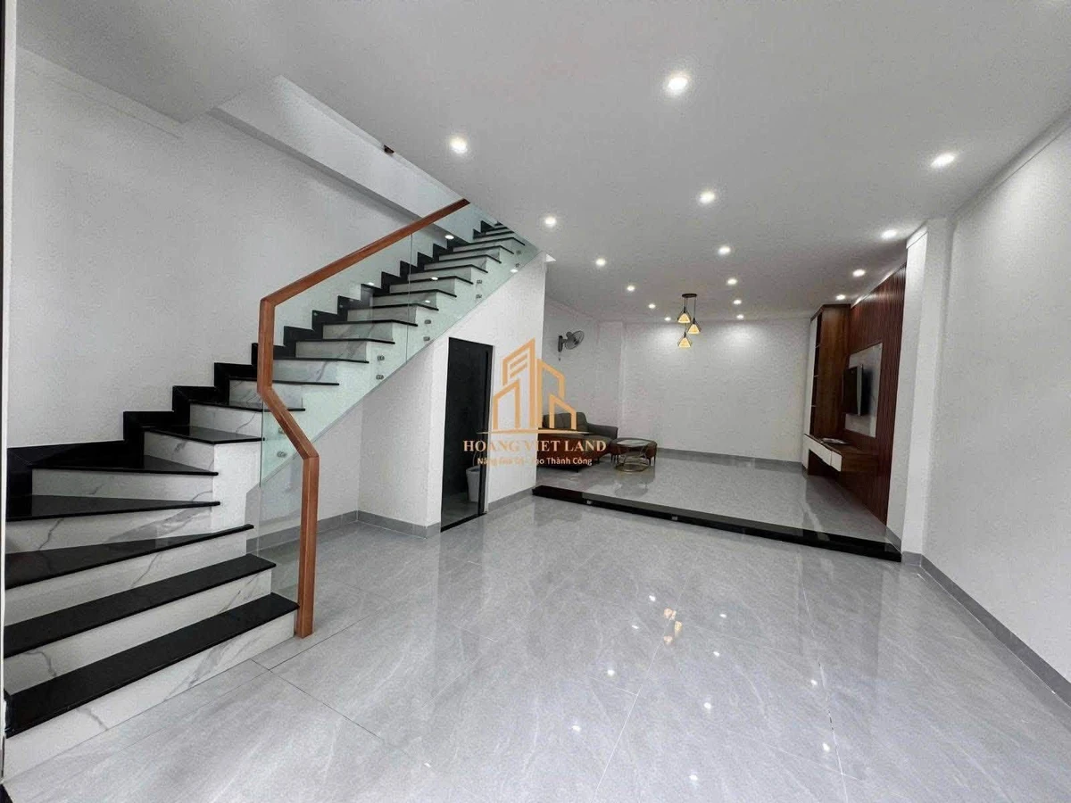 Bán nhà mặt tiền 150m2 Quận 1, 2,75 tỷ - Ảnh thu nhỏ 2