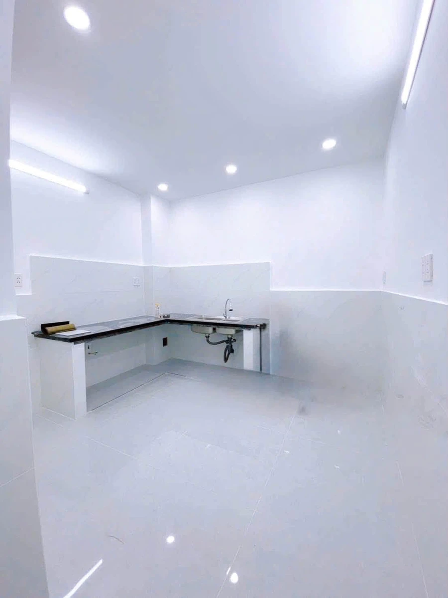Bán nhà hẻm Đoàn Văn Bơ Quận 4, 37m², 3PN 2WC, giá 5,7 tỷ - Ảnh thu nhỏ 3