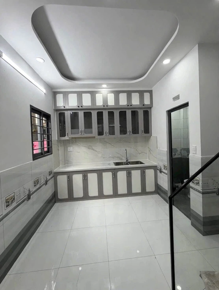Bán nhà hẻm 4m x 8m, 4 PN 3 WC, Quận 7 - Ảnh thu nhỏ 2