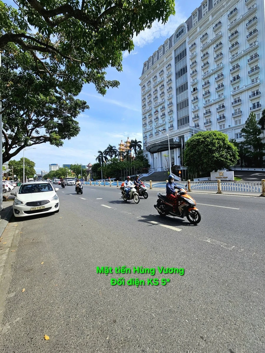 Bán tòa văn phòng 5 tầng mặt tiền Hùng Vương, Huế, 119m² - Ảnh 1