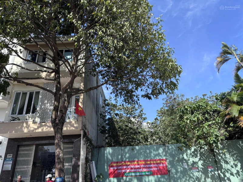 MTKD Nguyễn Công Trứ, TP Buôn Ma Thuột. Ngang 5m x 17m, full thổ cư 100%, 1 trệt 3 tầng, HĐT lâu
