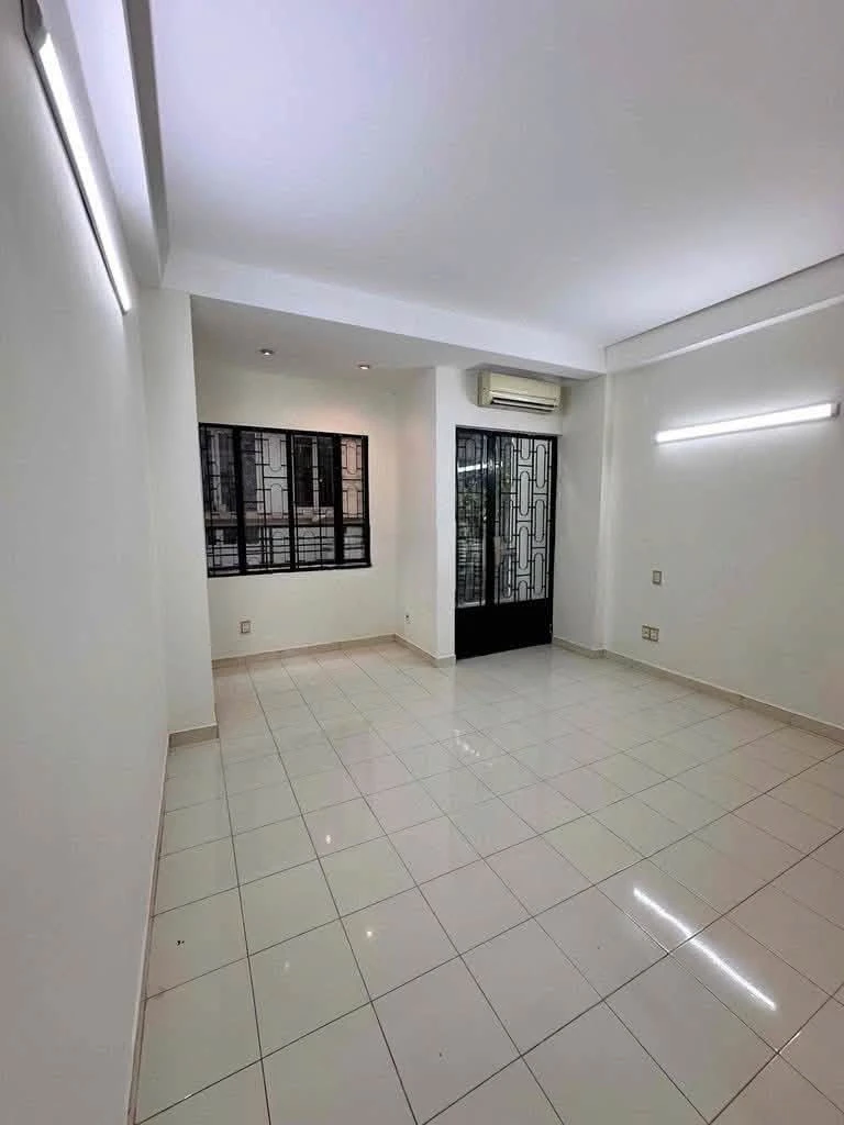 Cho thuê nhà 4 phòng ngủ, 40m2 ở Quận 3 - Ảnh thu nhỏ 3