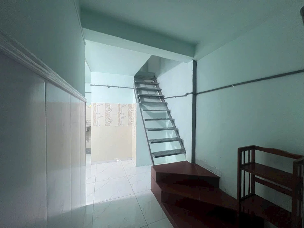 Cho thuê phòng 1 trệt 1 lầu 50m2 giá 2,5 triệu gần đường Bùi Văn Hoà, Phường Long Bình - Ảnh thu nhỏ 2