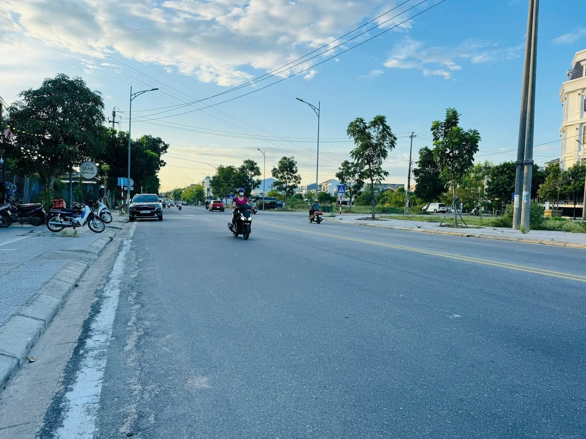 Bán đất mặt tiền Đồng Khởi 125m² view công viên 6,95 tỷ - Ảnh thu nhỏ 3