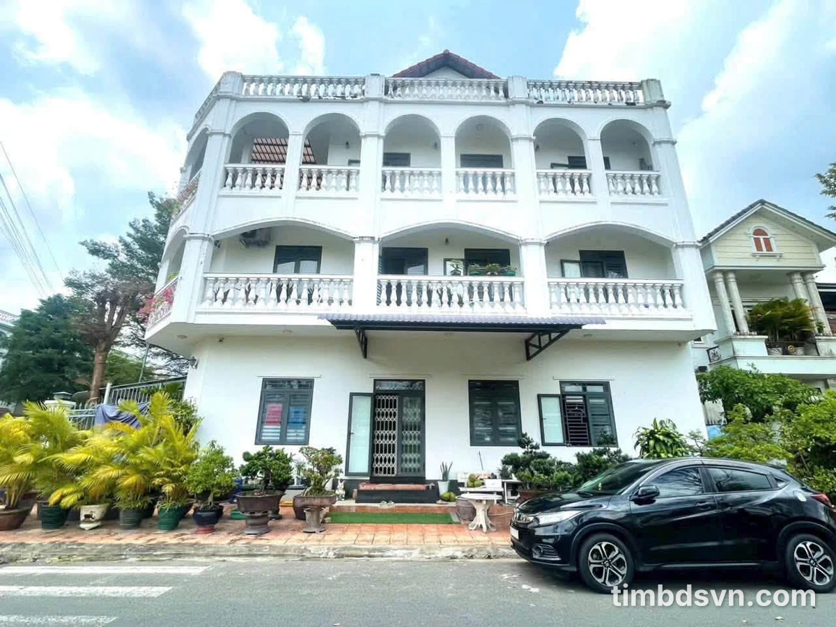 Bán nhà 1 trệt 2 lầu 82m² view công viên Cần Thơ - Ảnh 1