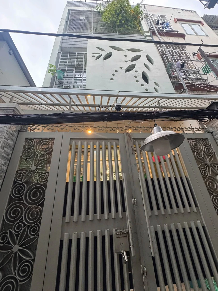 Bán nhà phố 4 tầng khu VIP bờ kè Hoàng Sa Q3, 60m², 7.9 tỷ - Ảnh 1