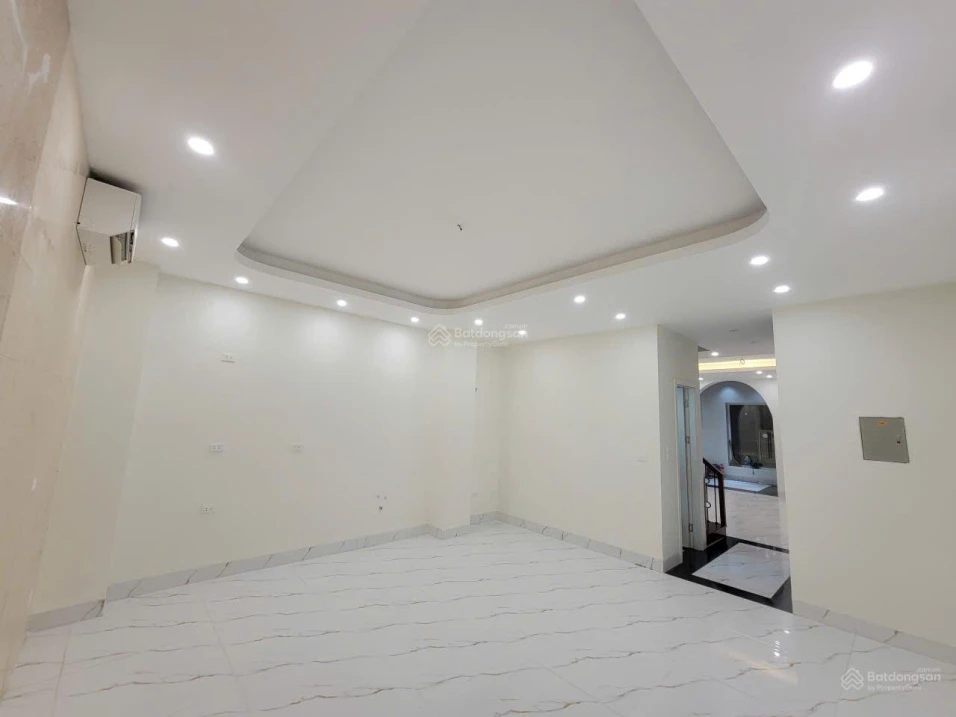 Hiếm 1 trong 29 căn! Biệt thự liền kề 628A Hoàng Hoa Thám, Ba Đình, DT 83m2, 4T, 3 mặt thoáng - Ảnh thu nhỏ 3