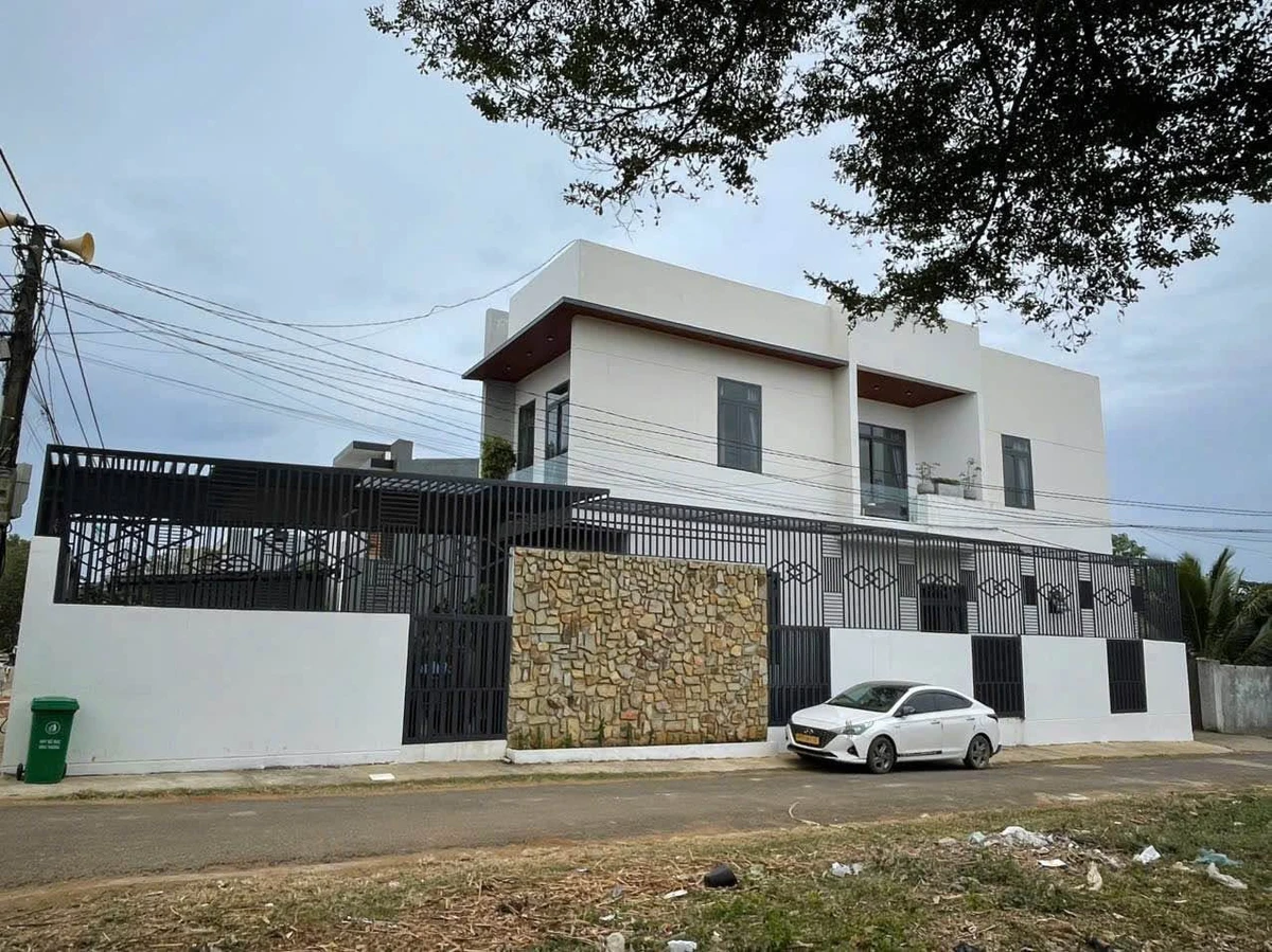 Bán nhà góc 2 mặt tiền hẻm 151 Y Wang, 75m², 3PN, 3 tỷ 750 - Ảnh 1