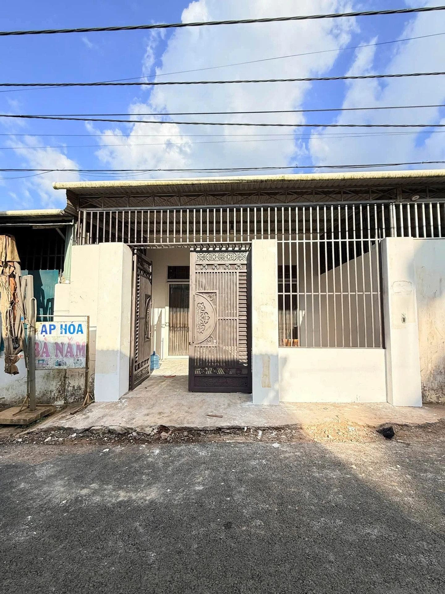 Nhà mặt tiền Lê Thị Riêng 2PN giá 2 tỷ 650 triệu - Ảnh 1