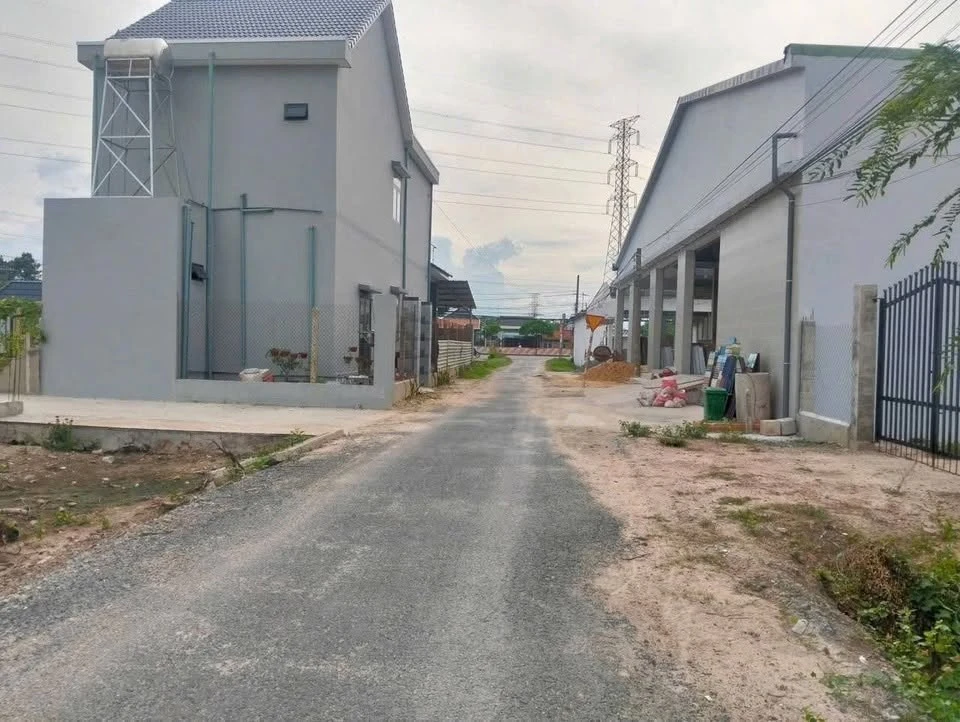 Bán đất mặt tiền Phước Đông 270m² 680 triệu - Ảnh thu nhỏ 3