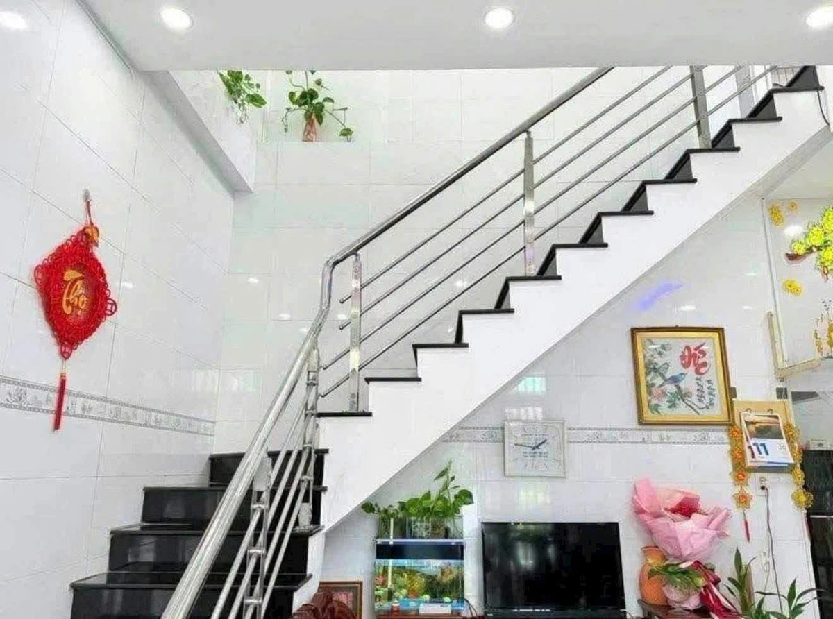 Nhà bán 3 phòng 100m² Phường 7 Quận 7 giá 850 triệu - Ảnh thu nhỏ 2