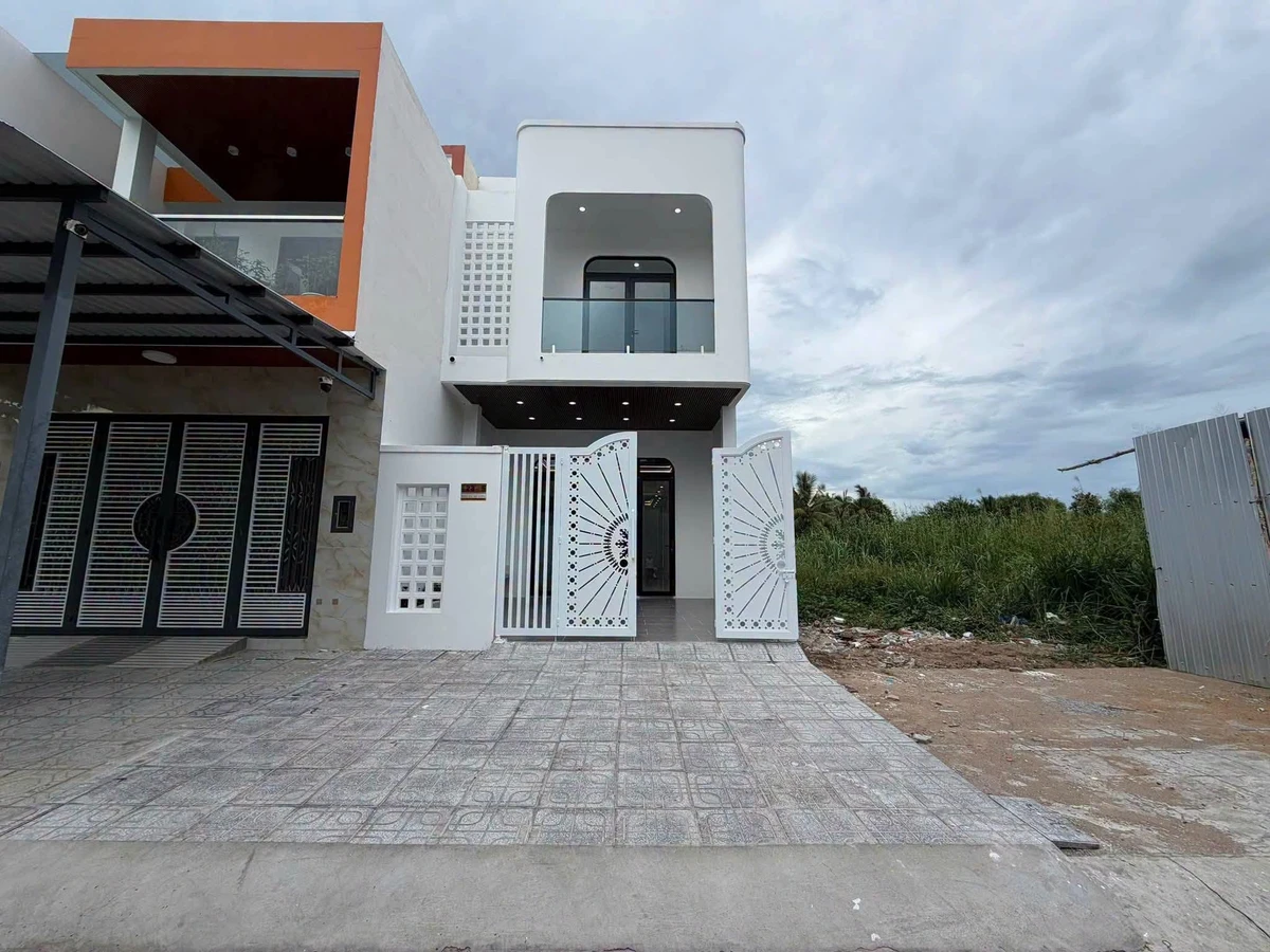 Bán nhà 1 trệt 1 lầu 100m² Rạch Giá 3 tỷ 050 triệu - Ảnh 1