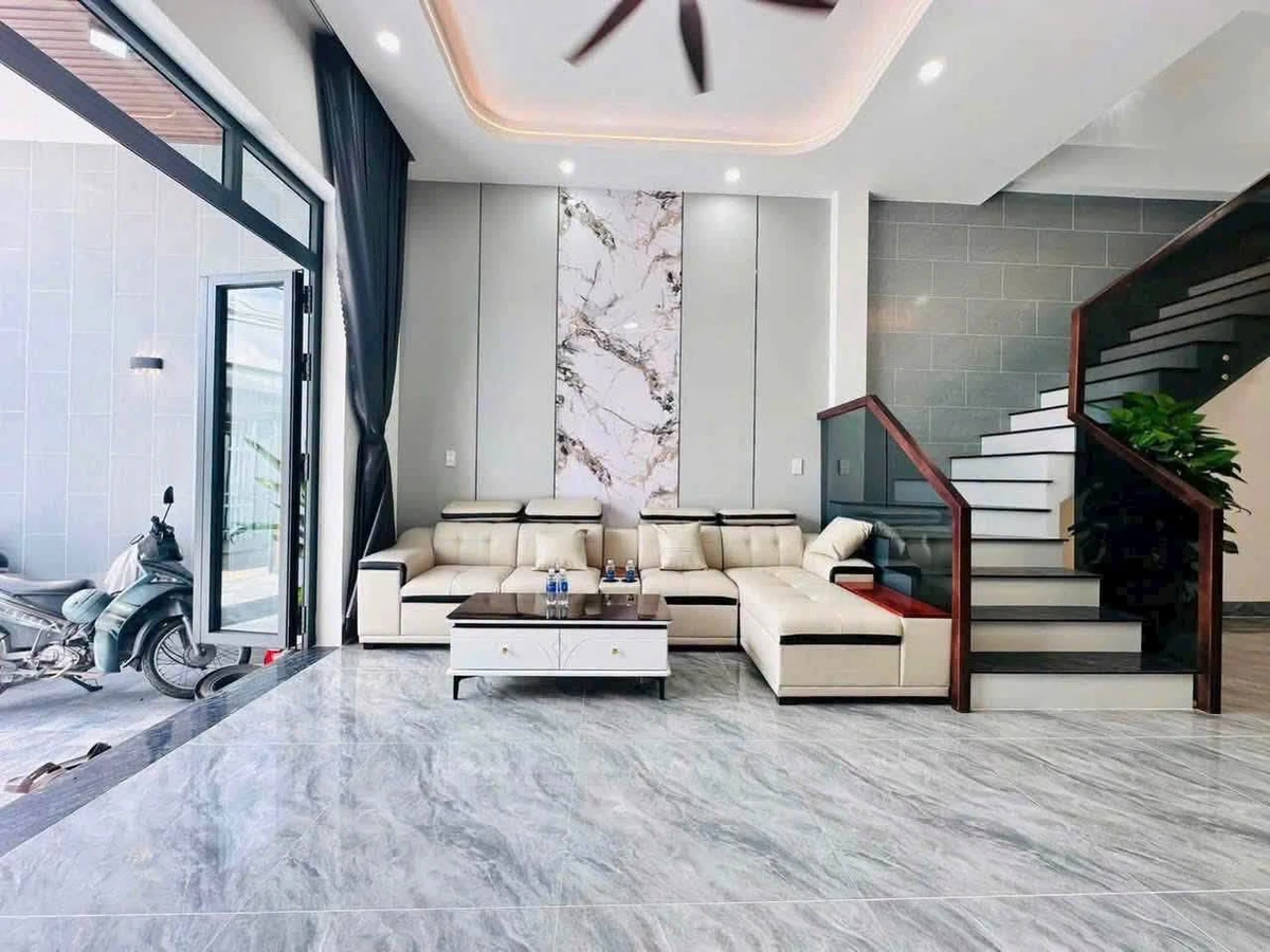 Bán nhà 1 trệt 1 lầu 3PN 2WC, 60m2 tại Phú Hòa, Thủ Dầu Một, Bình Dương, giá 3,8 tỷ - Ảnh thu nhỏ 4