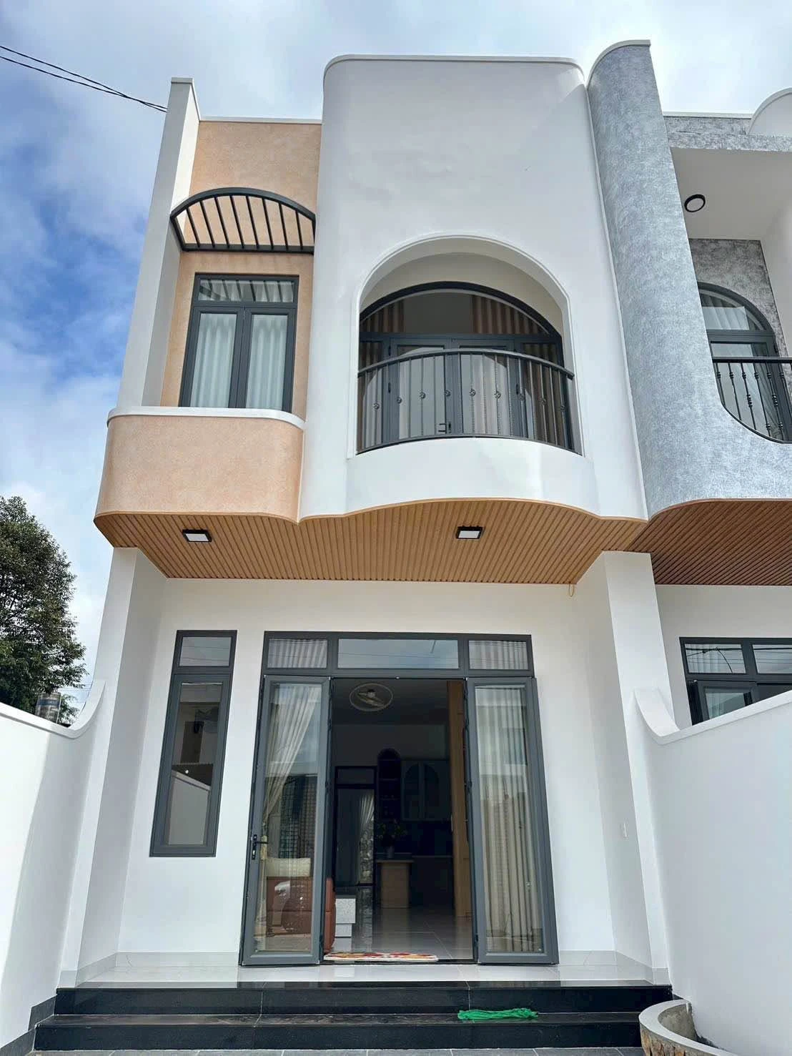 Nhà mê mới hiện đại Buôn Ma Thuột, 137.5m2, 3PN 4WC, 3,79 tỷ - Ảnh 1