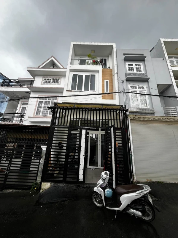 Bán nhà phố Đà Lạt 66m2, 4PN, 9 tỷ đường Nguyễn Văn Trỗi