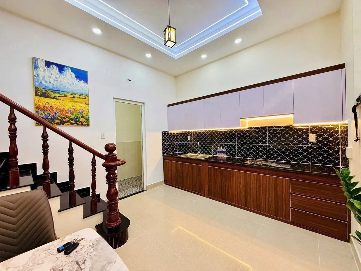 Bán nhà 1 trệt 1 lầu 100m² Chợ Đầu Mối Bình Điền 990 triệu - Ảnh thu nhỏ 5