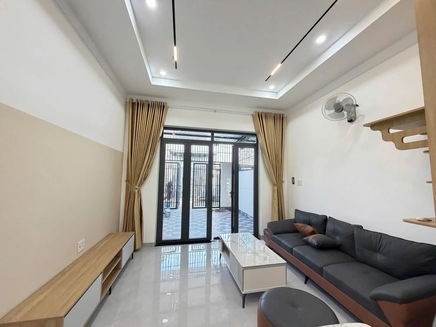 Bán nhà 2 phòng ngủ full nội thất Hóc Môn, 84m² chỉ 990 triệu - Ảnh 1