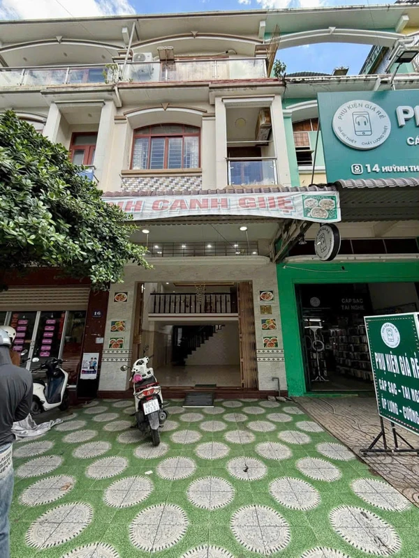Nhà phố kinh doanh mặt tiền Huỳnh Thúc Kháng, Rạch Giá 3 tỷ