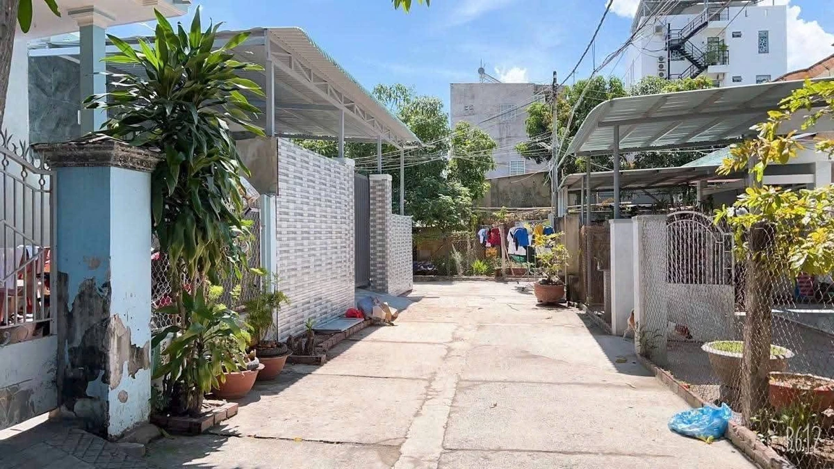 Bán nhà cấp 4 lô góc 84m2, 2PN, hẻm Huỳnh Tấn Phát, phường Phước Nguyên, Bà Rịa - 1,8 tỷ - Ảnh thu nhỏ 2